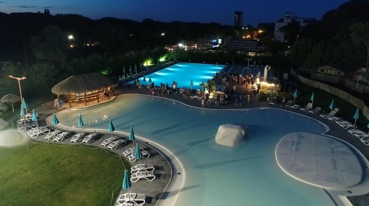 Kemping Estivo Premium Deluxe Mobile Homes On Camping Malibu Beach Lido di Jesolo